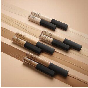 NARS Radiant Creamy Concealer with Hydrating Medium Coverage Madeleine Light 2.3